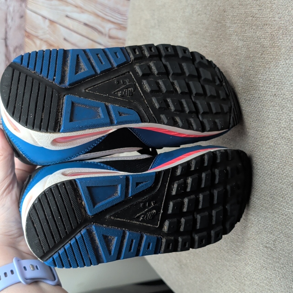 Nike Air Crossover Skeakers Kids Size 5 - Picture 6 of 7